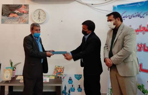 تجلیل از فعالان حوزه کتاب با حضور مدیرکل فرهنگ و ارشاد اسلامی جنوب کرمان